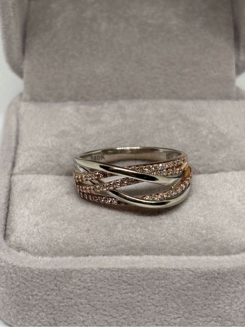 10K White & Rose Gold Natural Diamonds Ring, $2620 APPRAISAL, size 7.5